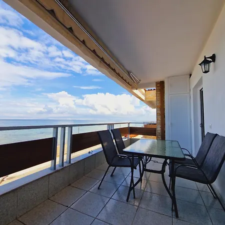 Viktoria Sea View 公寓