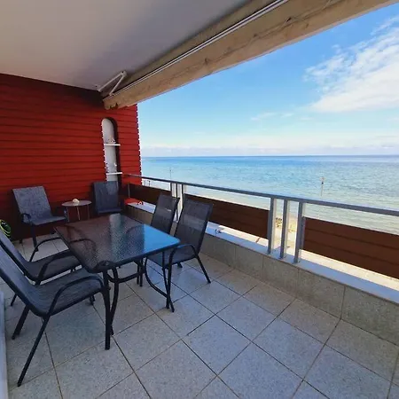 Viktoria Sea View *