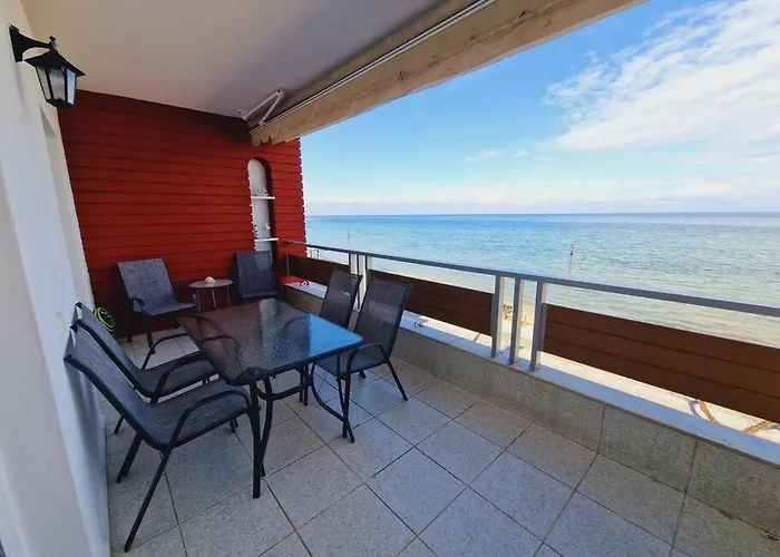 Viktoria Sea View *
